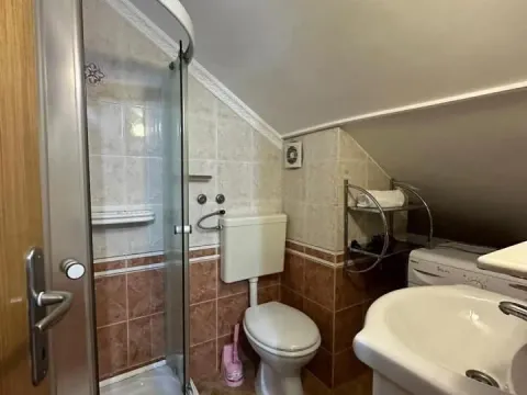 Izdavanje, jednosoban stan, 45m², Centar, Tivat - image 12