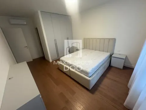 Izdavanje, četvorosoban stan, 117m², Savski Venac, Beograd - image 16