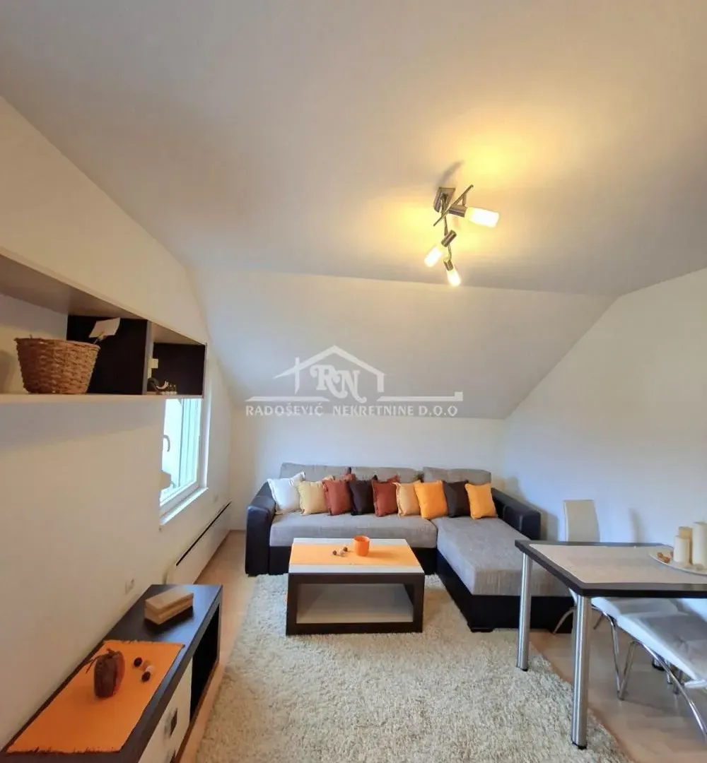 Prodaja, stan, 25m², Borča 1, Borča Sve Podlokacije