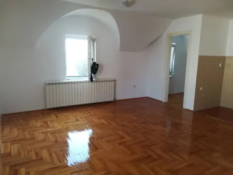 Izdavanje, stan, 38m², Zemun Gornji Grad, Zemun Sve Podlokacije - image 6
