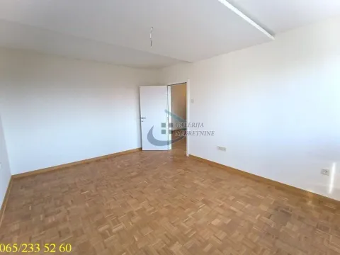 Sale, two bedroom apartment, 70m², Novi Beograd Blok 45, Novi Beograd Sve Podlokacije - image 9