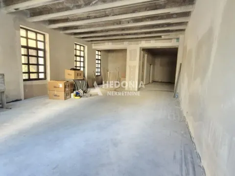 Prodaja, poslovni prostor, 114m², Zemun Centar, Zemun Sve Podlokacije