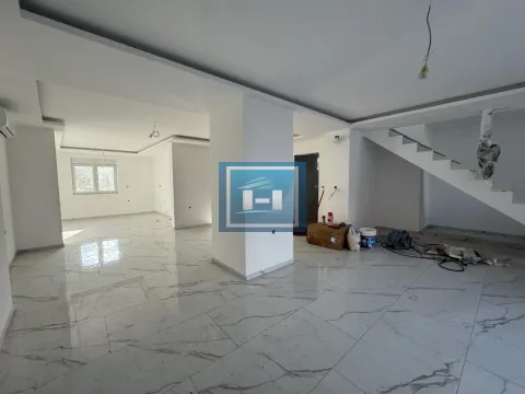 Prodaja, kuća, 233m², Ćuprija, Srbija - image 2