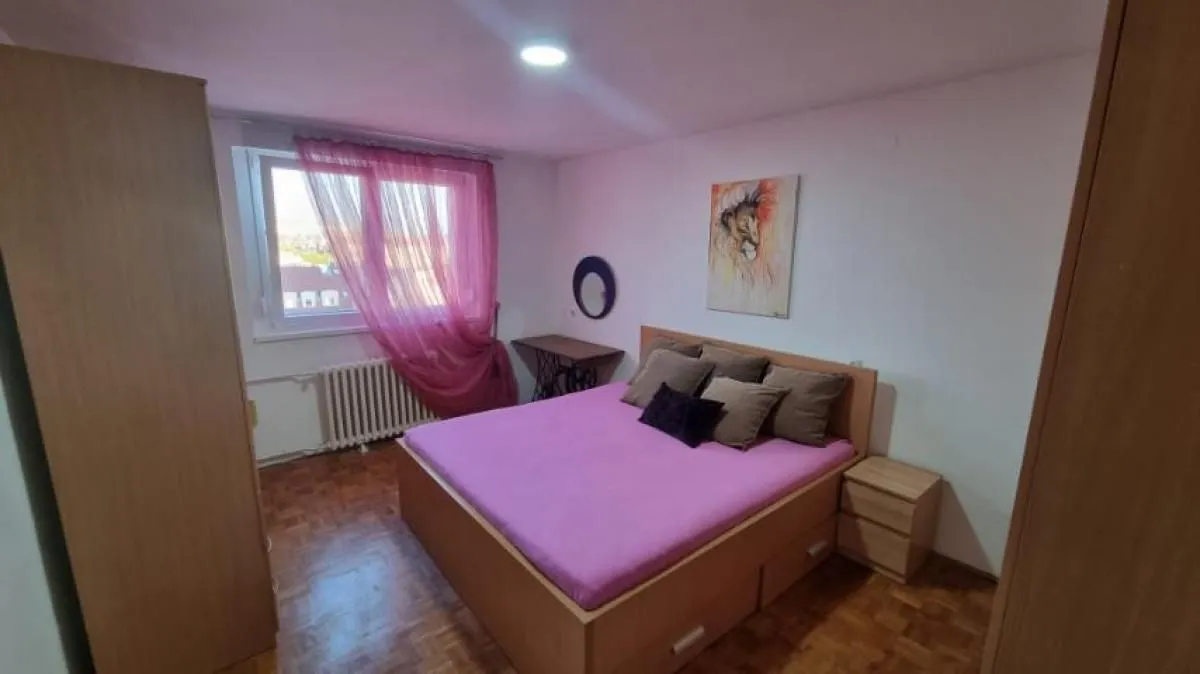 Izdavanje, trosoban stan, 70m², Centar, Novi Sad