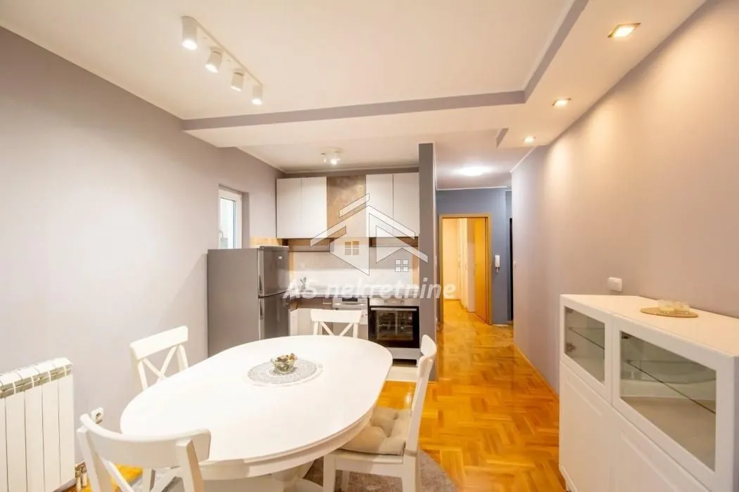 Rent, two bedroom apartment, 46m², Vračar Hram, Vračar Sve Podlokacije