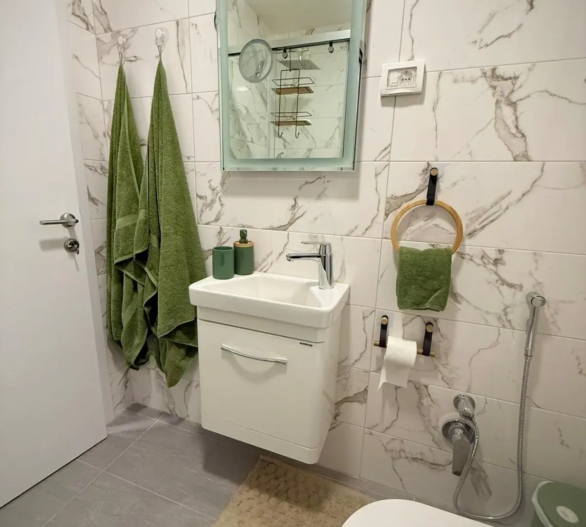 Izdavanje, garsonjera, 25m², Bečići, Budva