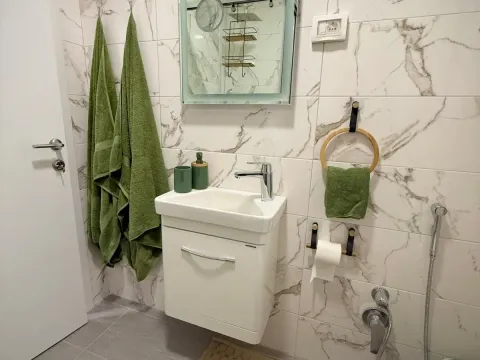 Rent, studio apartment, 25m², Bečići, Budva - image 22