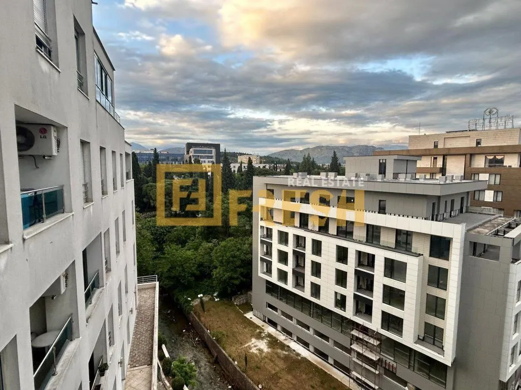 Prodaja, dvosoban stan, 100m², Centar, Podgorica