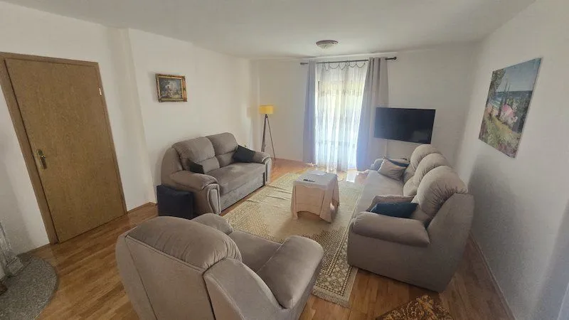 Sale, house, 319m², Zlatica, Podgorica