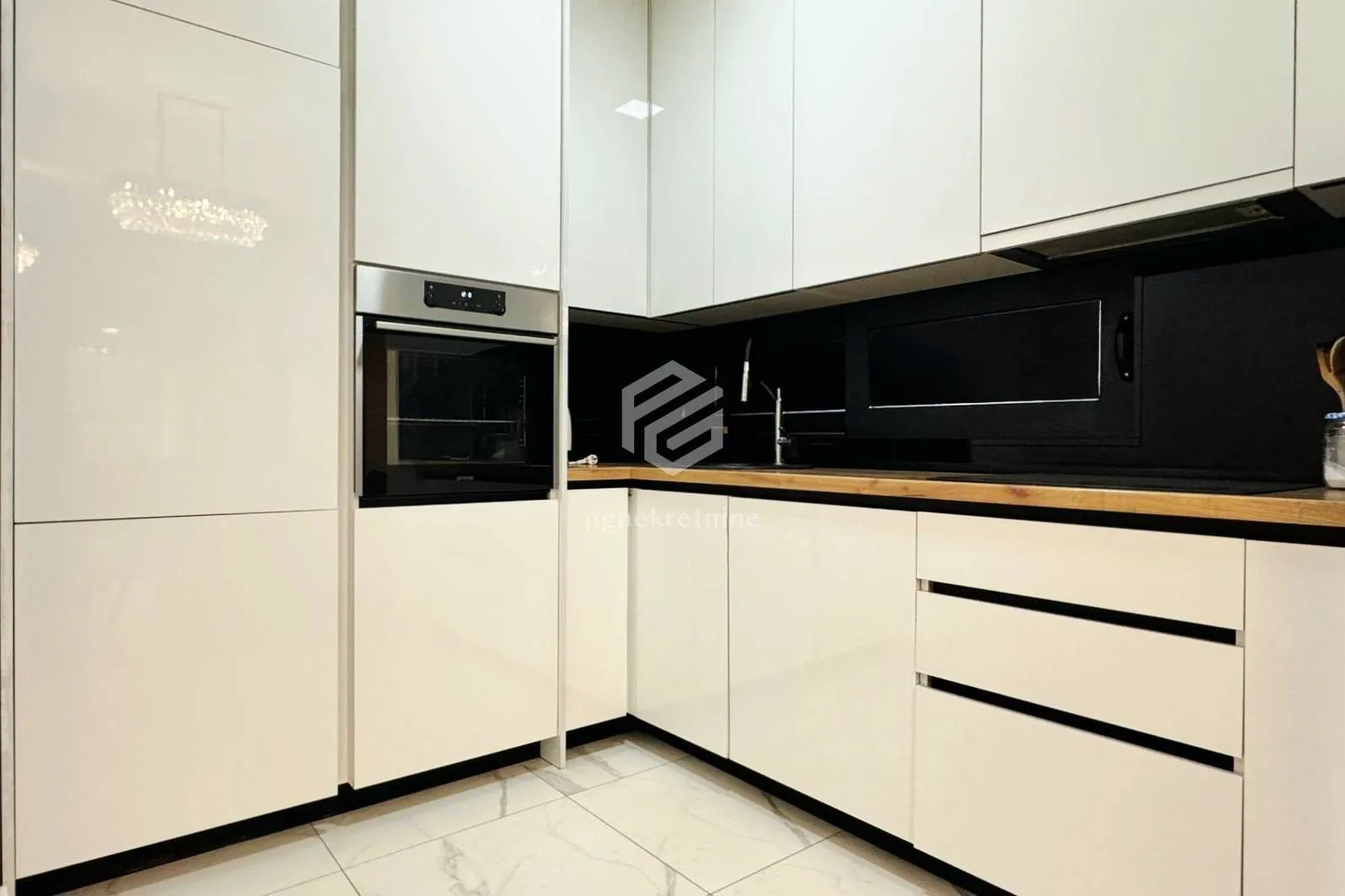 Rent, three bedroom apartment, 130m², Dalmatinska ulica, Podgorica