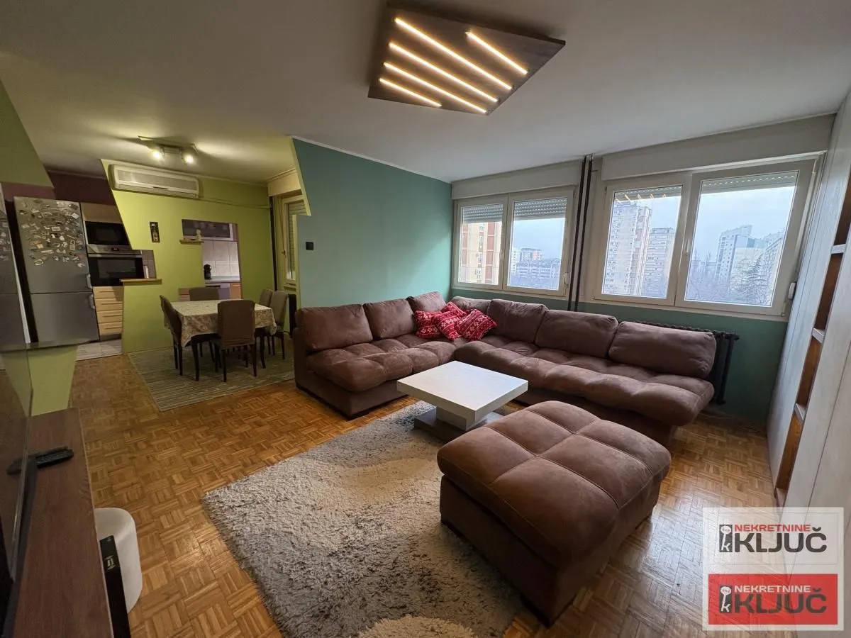 Prodaja, trosoban stan, 76m², Novo naselje, Novi Sad