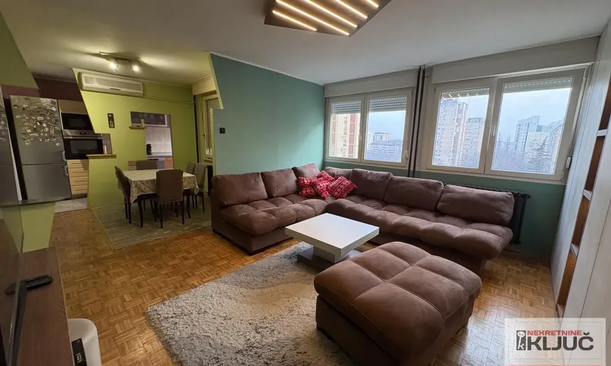 Prodaja, trosoban stan, 76m², Novo naselje, Novi Sad