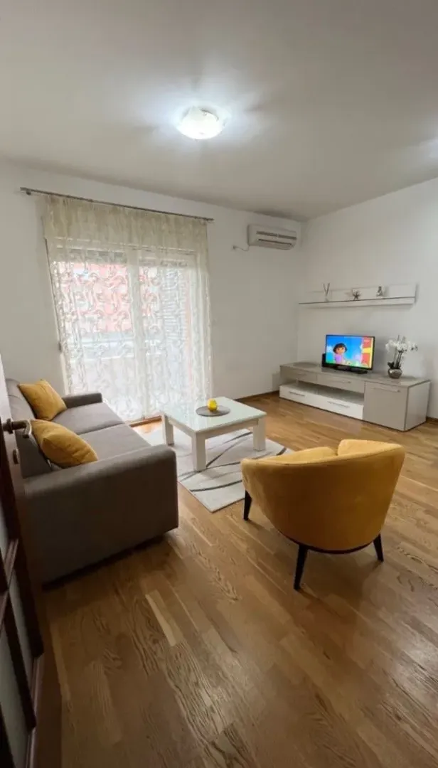 Izdavanje, jednosoban stan, 51m², City Kvart, Podgorica