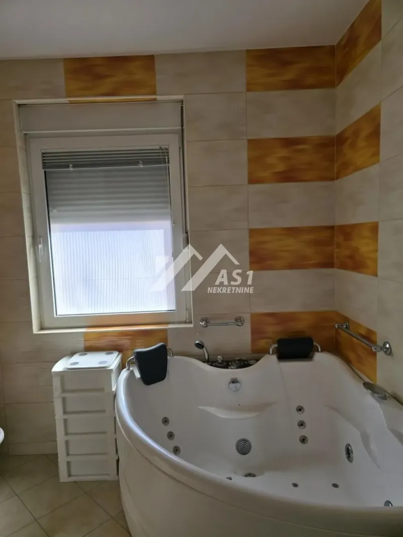 Rent, two bedroom apartment, 95m², Grbavica, Novi Sad Sve Podlokacije