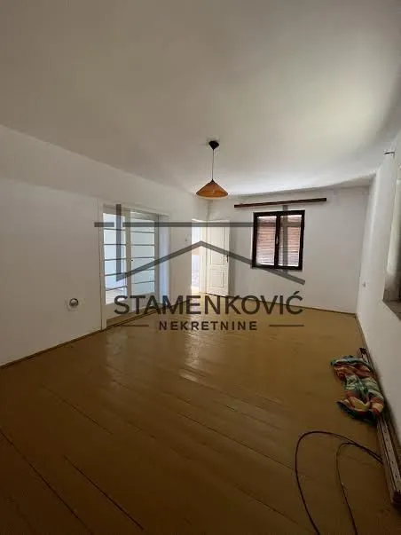 Sale, house, 130m², Čortanovci, Inđija