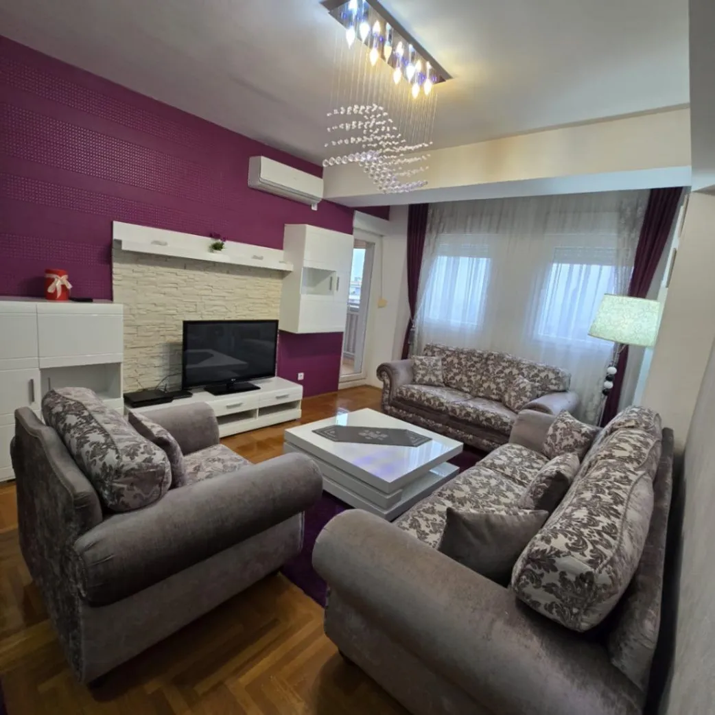 Izdavanje, dvosoban stan, 75m², City Kvart, Podgorica