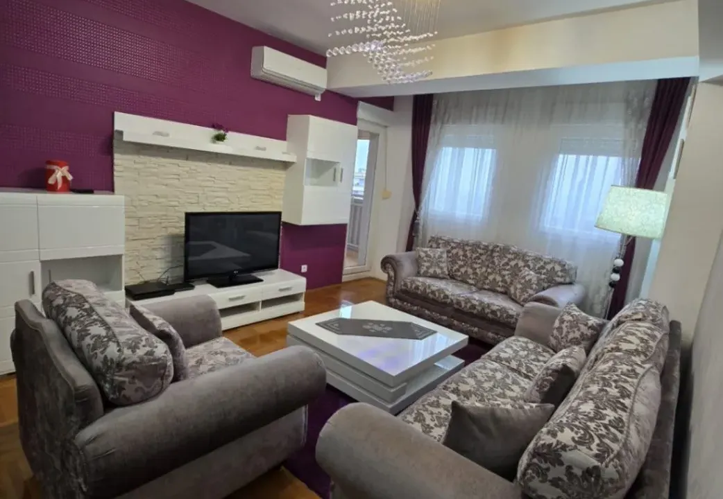 Izdavanje, dvosoban stan, 75m², City Kvart, Podgorica