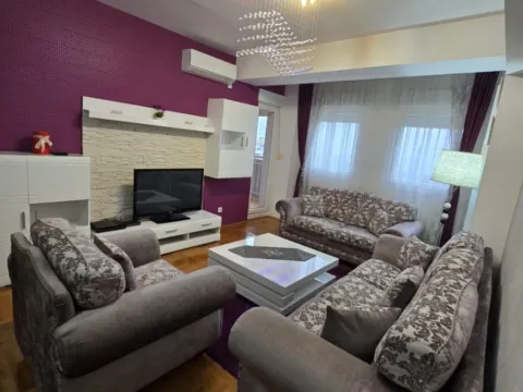 Izdavanje, dvosoban stan, 75m², City Kvart, Podgorica