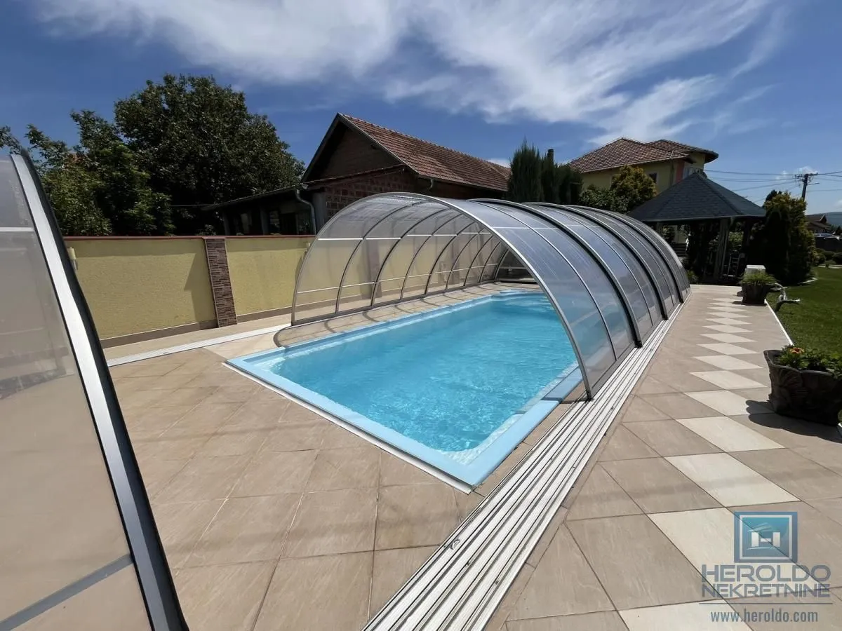 Prodaja, kuća, 302m², Vinorača, Jagodina