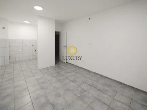 Prodaja, dvosoban stan, 62m², Stari Aerodrom, Podgorica - image 7