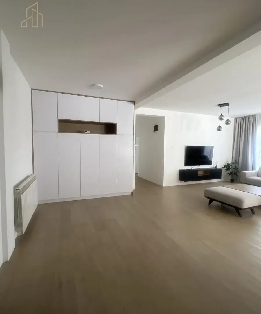 Prodaja, četvorosoban stan, 145m², Savski Venac, Beograd