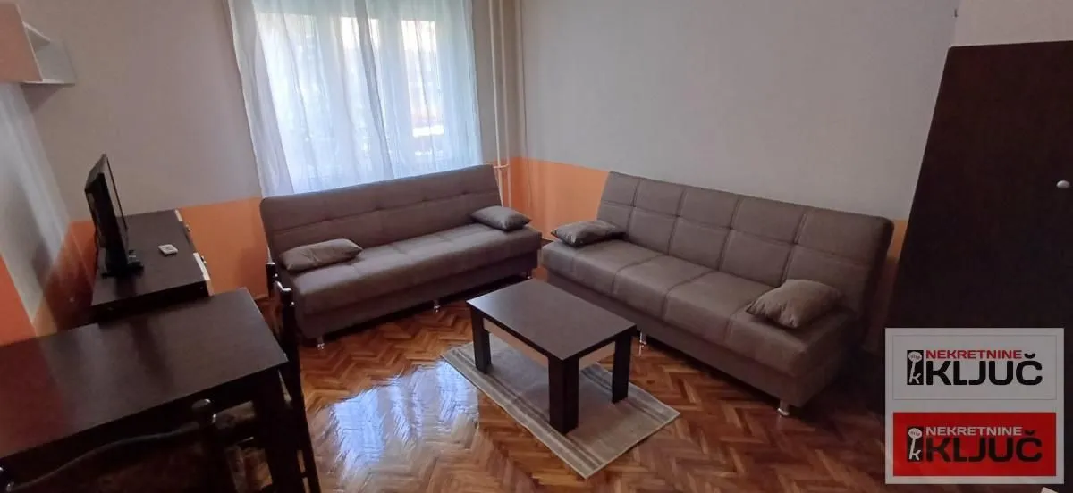 Izdavanje, garsonjera, 27m², Centar, Novi Sad
