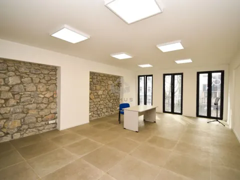 Izdavanje, poslovni prostor, 120m², Centar, Podgorica - image 2