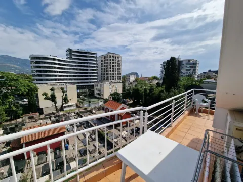 Izdavanje, dvosoban stan, 60m², Budva, Crna Gora - image 17
