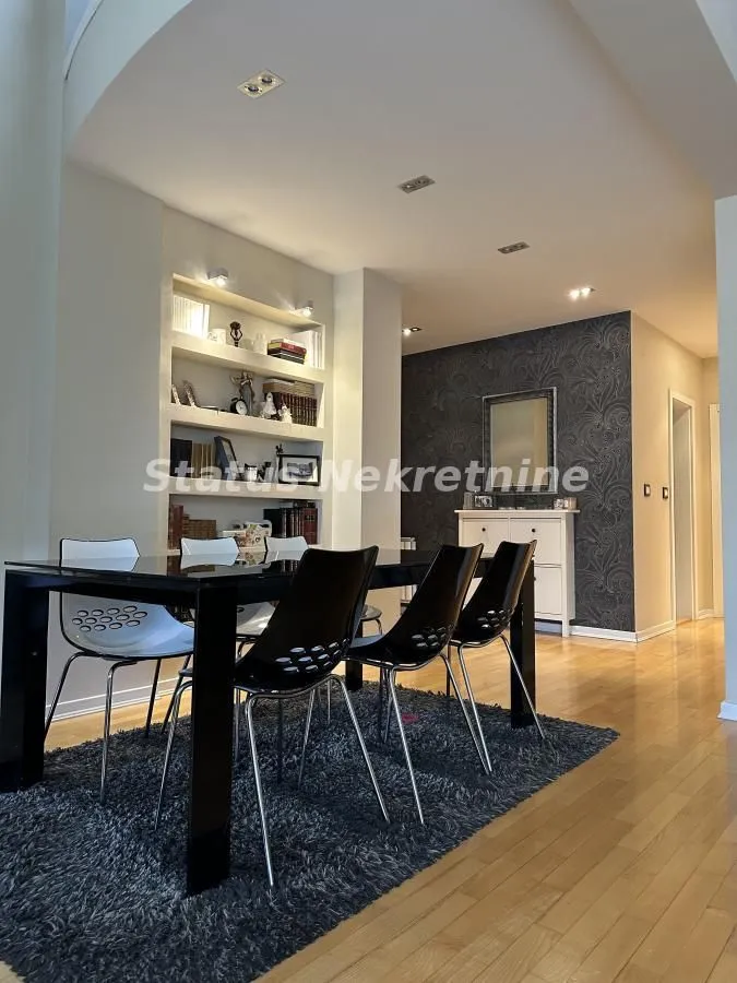 Prodaja, četvorosoban stan, 134m², Grbavica, Novi Sad Sve Podlokacije