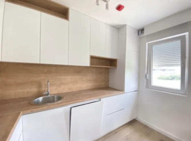 Izdavanje, dvosoban stan, 68m², Centar, Podgorica