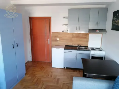 Izdavanje, garsonjera, 32m², Novi Sad, Srbija - image 4