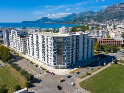 Sale, two bedroom apartment, 78m², Centar, Bar