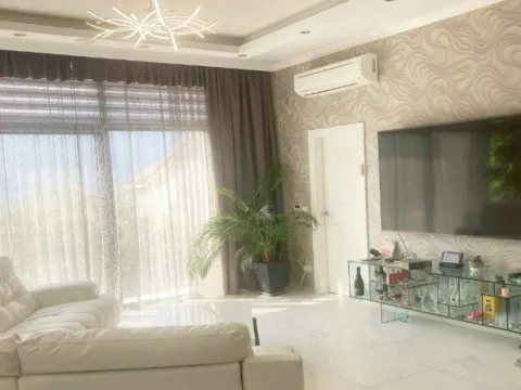 Prodaja, kuća, 428m², Orahovac, Kotor