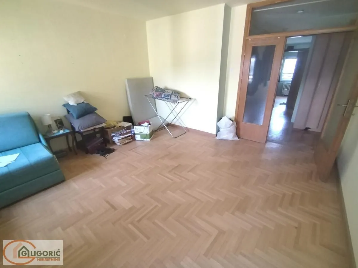 Prodaja, dvosoban stan, 58m², Banovo Brdo, Beograd