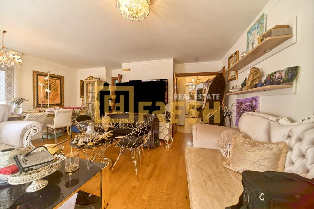 Prodaja, trosoban stan, 120m², Tološi, Podgorica