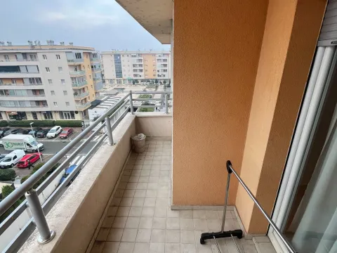 Sale, one bedroom apartment, 51m², City Kvart, Podgorica - image 14