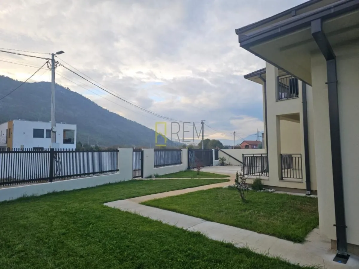 Sale, house, 212m², Tološi, Podgorica