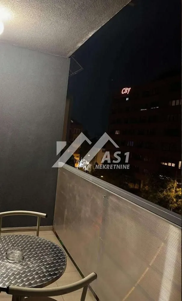 Izdavanje, dvosoban stan, 48m², Bulevar Oslobodjenja, Novi Sad Sve Podlokacije