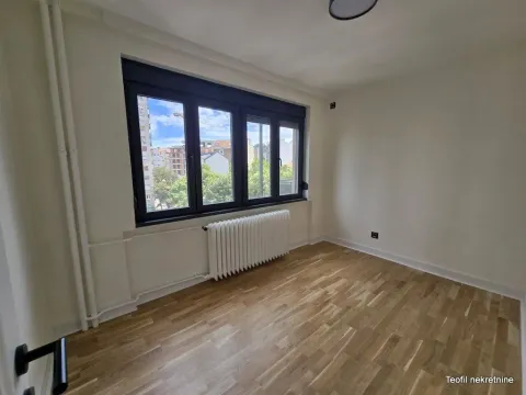 Prodaja, trosoban stan, 75m², Južni Bulevar, Vračar Sve Podlokacije - image 8