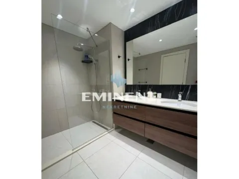 Izdavanje, četvorosoban stan, 140m², Savski Venac, Beograd - image 17