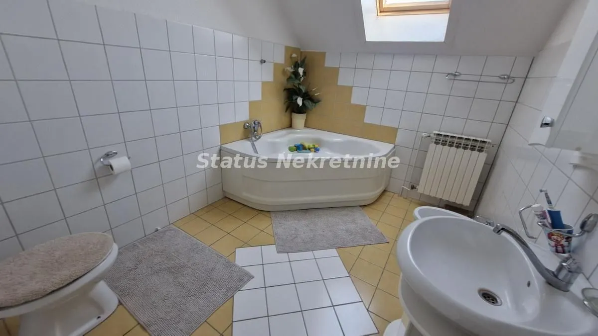 Prodaja, kuća, 288m², Temerin, Novi Sad