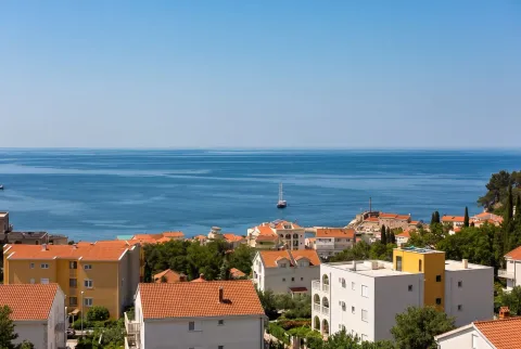 Prodaja, četvorosoban stan, 90m², Petrovac, Budva - image 18