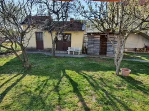 Prodaja, kuća, 270m², Tološi, Podgorica - image 10