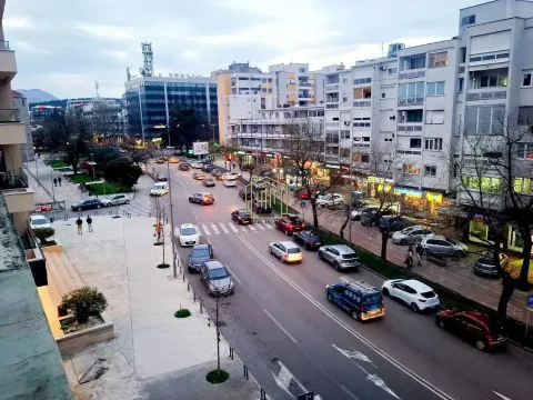 Rent, one bedroom apartment, 50m², Stara Varoš, Podgorica - image 7