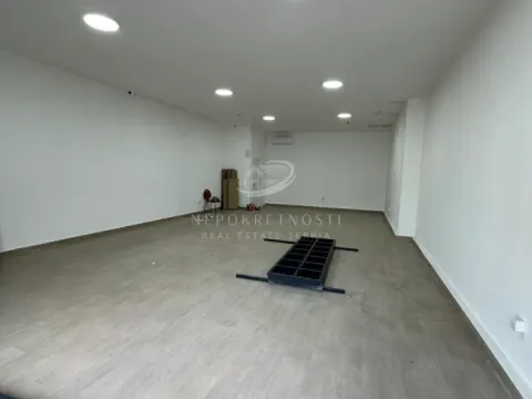Izdavanje, poslovni prostor, 65m², Zemun Centar, Zemun Sve Podlokacije - image 3