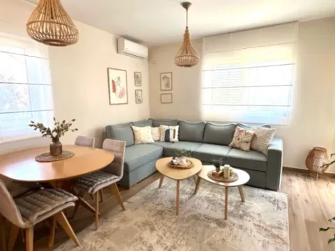 Izdavanje, jednosoban stan, 48m², Seljanovo, Tivat - image 1