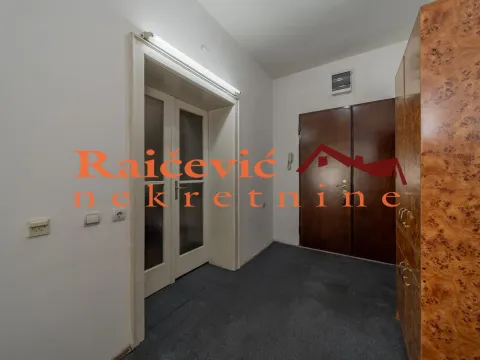 Izdavanje, poslovni prostor, 40m², Stari Grad, Beograd - image 13