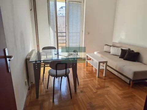 Izdavanje, jednosoban stan, 36m², Centar, Kragujevac - image 1
