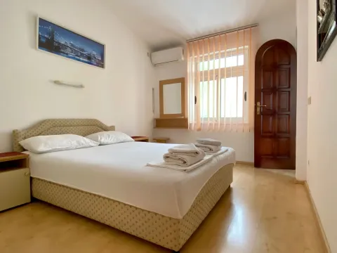 Rent, two bedroom apartment, 80m², Centar, Budva - image 3