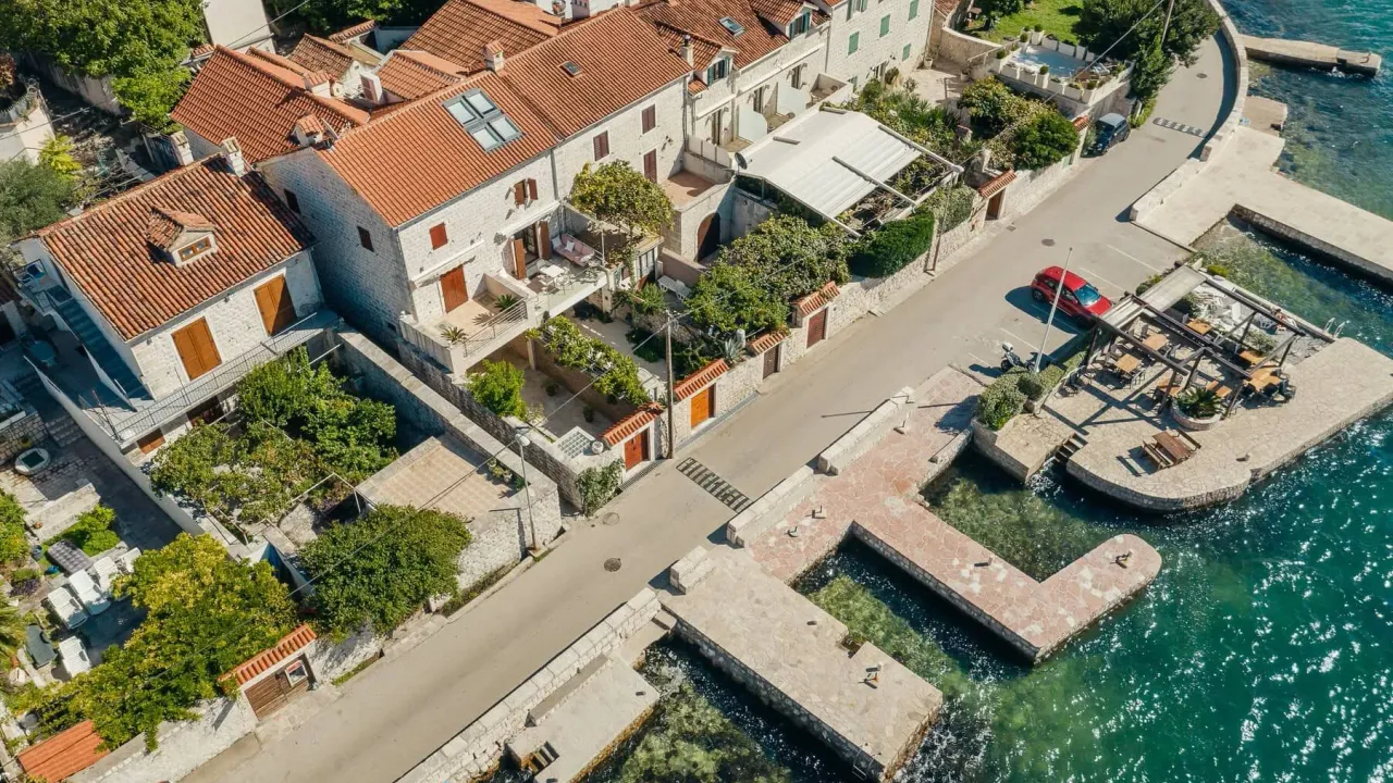 Sale, house, 232m², Kotor, Crna Gora